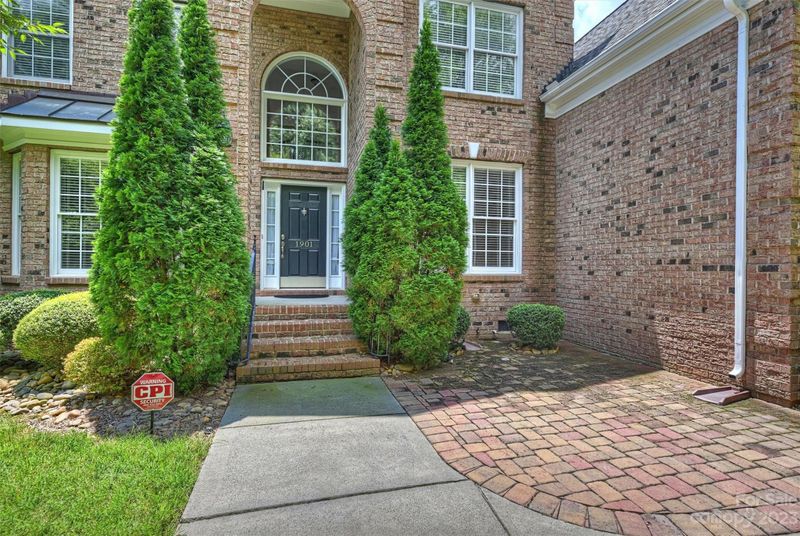 1901 Chestnut Hill Dr, Tega Cay, SC 29708