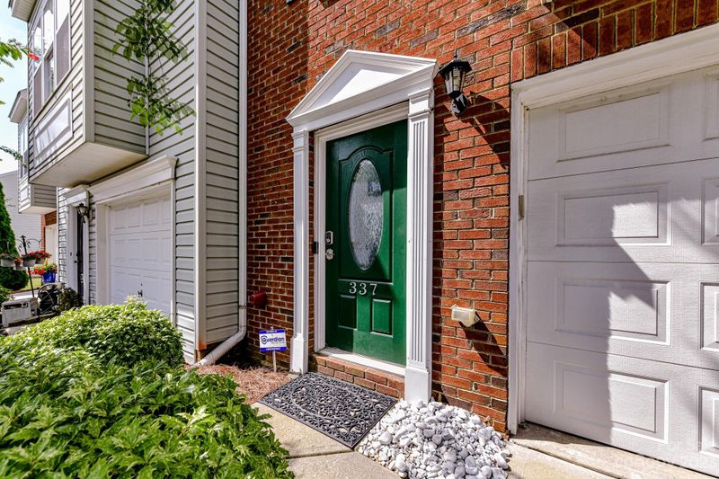337 Rock Ridge Ln, Mount Holly, NC 28120