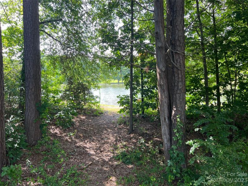 257 Forest Pond Rd, Kannapolis, NC 28083