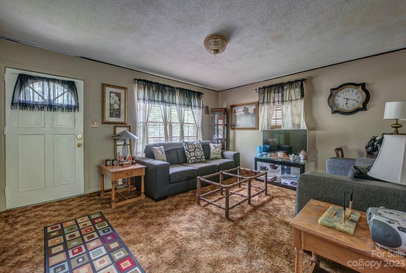 101 Shady Bluff Dr, Gastonia, NC 28052