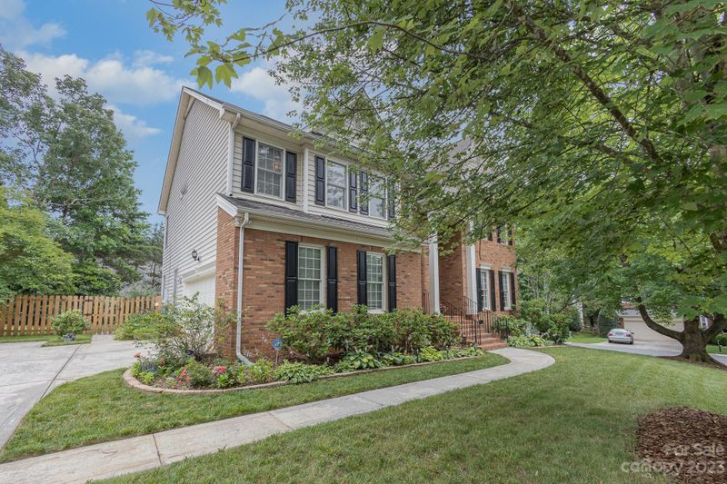 8919 Leinster Dr, Charlotte, NC 28277