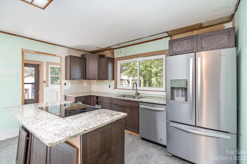 6204 Hilltop Ave, Kannapolis, NC 28081