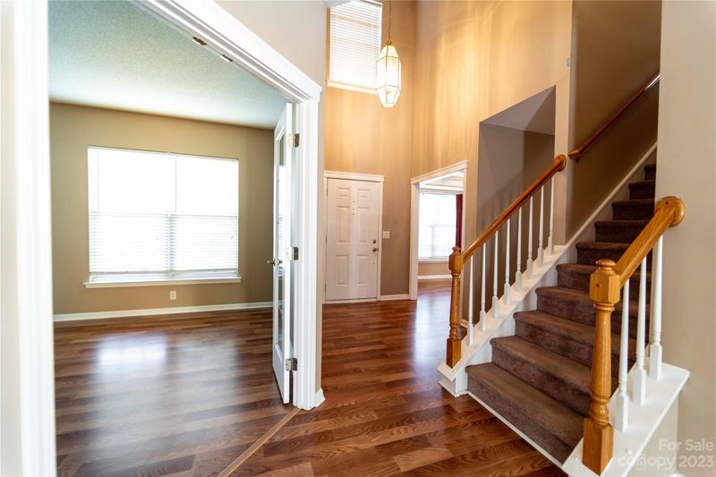 5833 Falls Ridge Ln, Charlotte, NC 28269