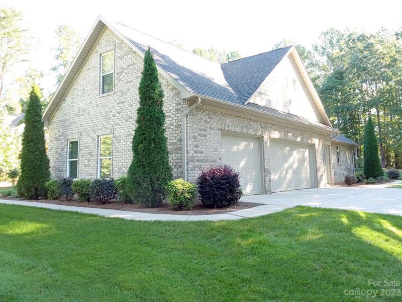 7045 Hawk Shadow Ln, Denver, NC 28037