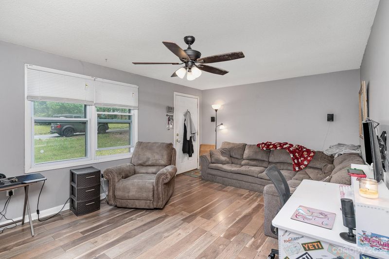 161 8th Ave SW #2, Conover, NC 28613