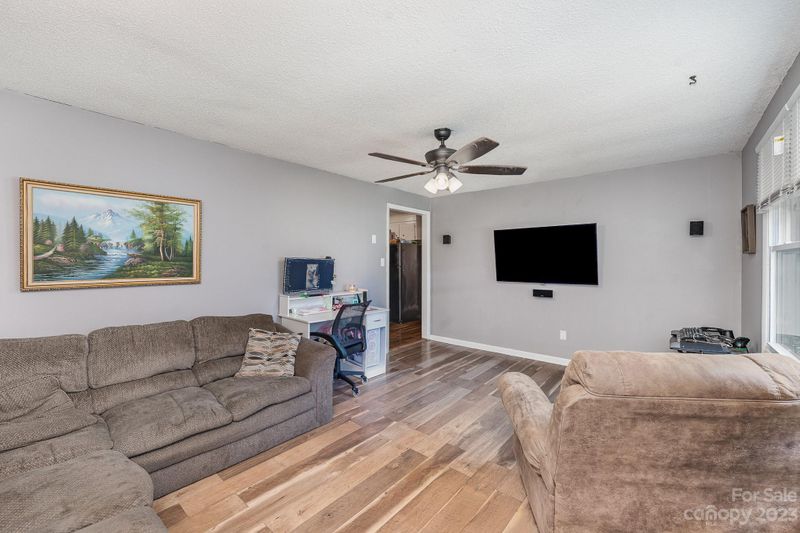 161 8th Ave SW #2, Conover, NC 28613