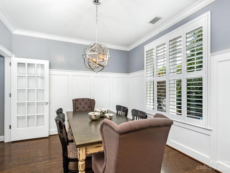 400 Hermitage Ct, Charlotte, NC 28207