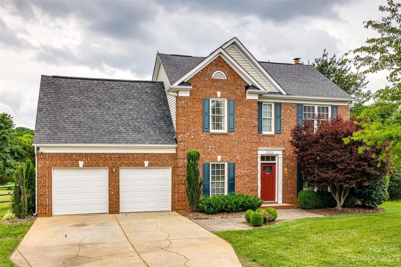 15320 Blackfriars Ct, Charlotte, NC 28278