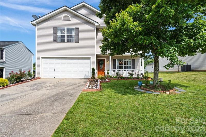 708 Overlook Rd, Lowell, NC 28098
