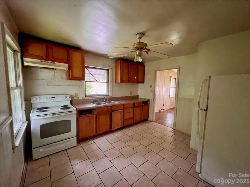 2729 Cowles Rd, Charlotte, NC 28208