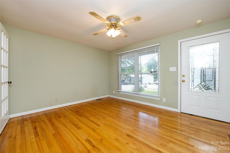 5509 Torrence St, Charlotte, NC 28269