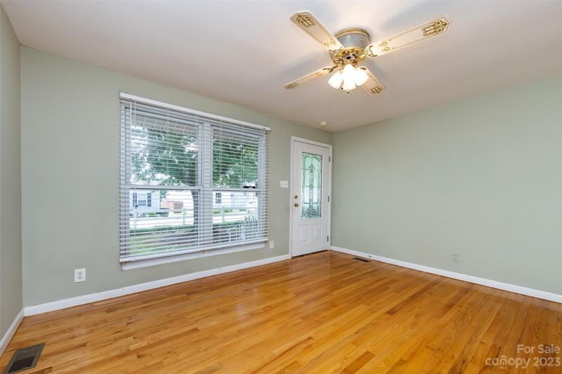 5509 Torrence St, Charlotte, NC 28269