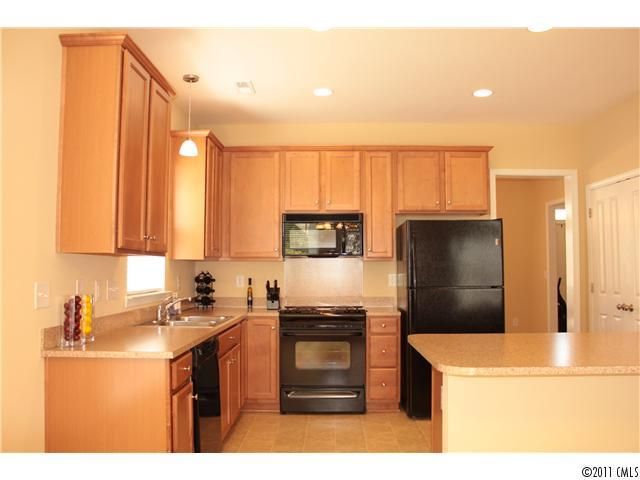136 E Morehouse Ave #45, Mooresville, NC 28117