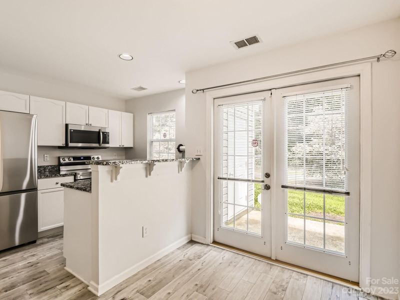 672 Emerald Cove Dr, Charlotte, NC 28262