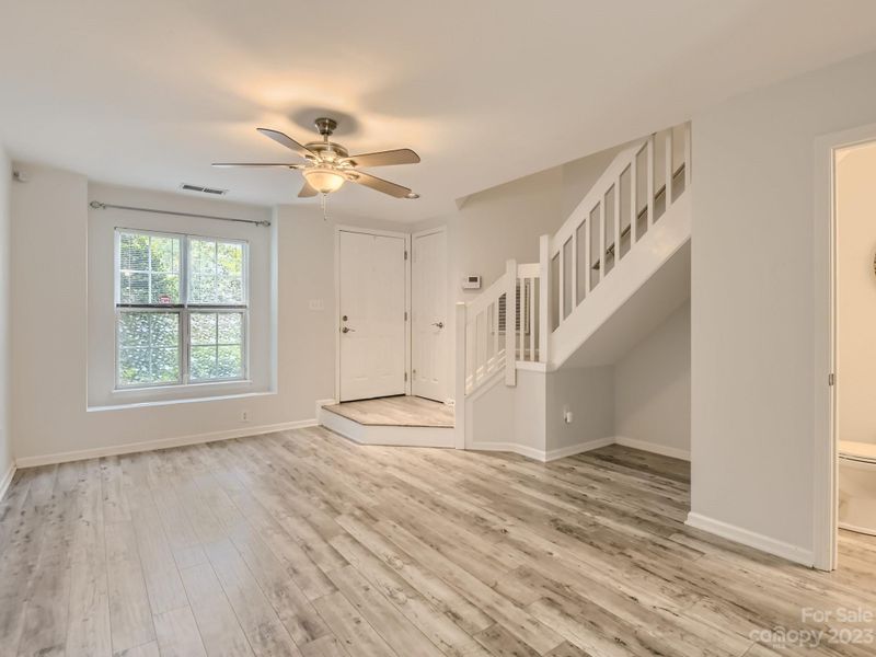 672 Emerald Cove Dr, Charlotte, NC 28262