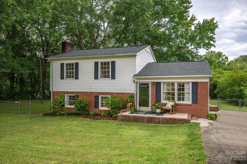 419 Durham Rd, Stanley, NC 28164