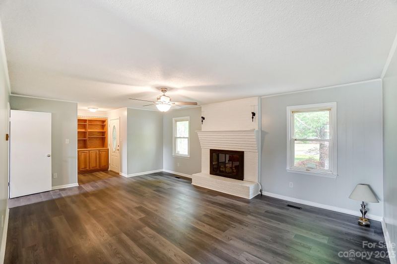 1011 Jonathan Dr, Bessemer City, NC 28016