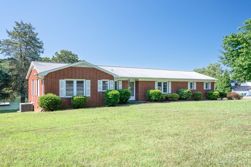 8511 Sylvan Dr, Terrell, NC 28682