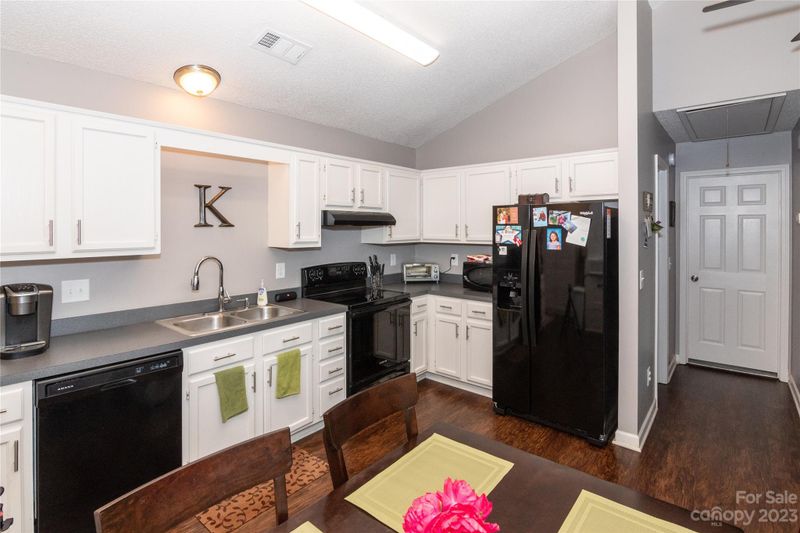 1329 Level Creek Ln, Charlotte, NC 28214