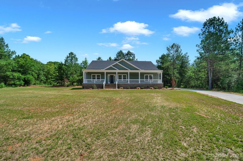 1086 Sage Pine Cir, Clover, SC 29710