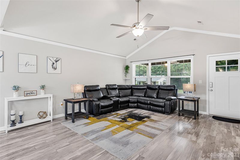 209 W Poplar St, Stanley, NC 28164