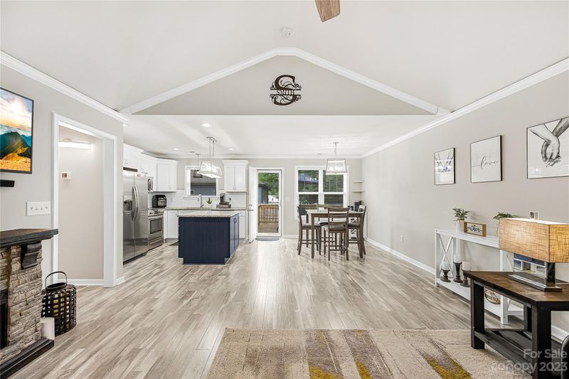 209 W Poplar St, Stanley, NC 28164
