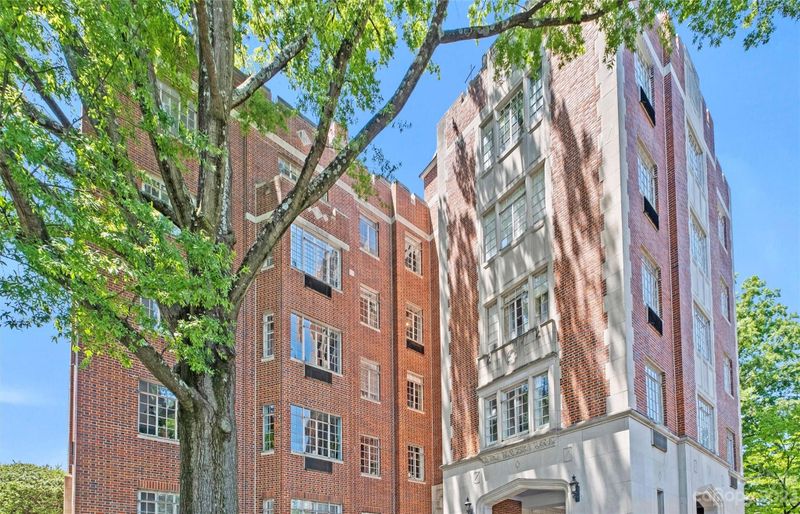 301 W 10th St #207, Charlotte, NC 28202