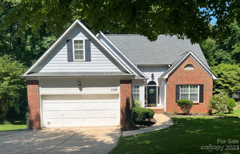2208 Tanfield Dr, Matthews, NC 28105