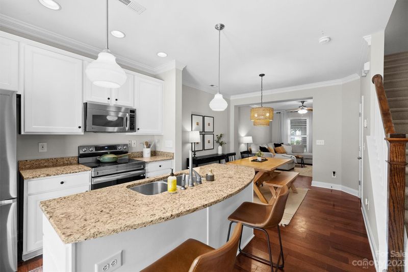 260 Hurston Cir, Charlotte, NC 28208