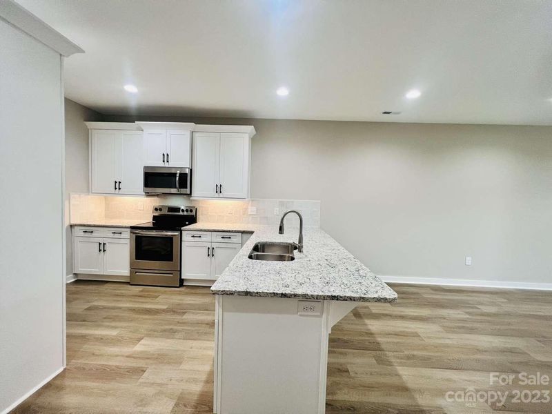 2838 15th Avenue Pl, Hickory, NC 28602