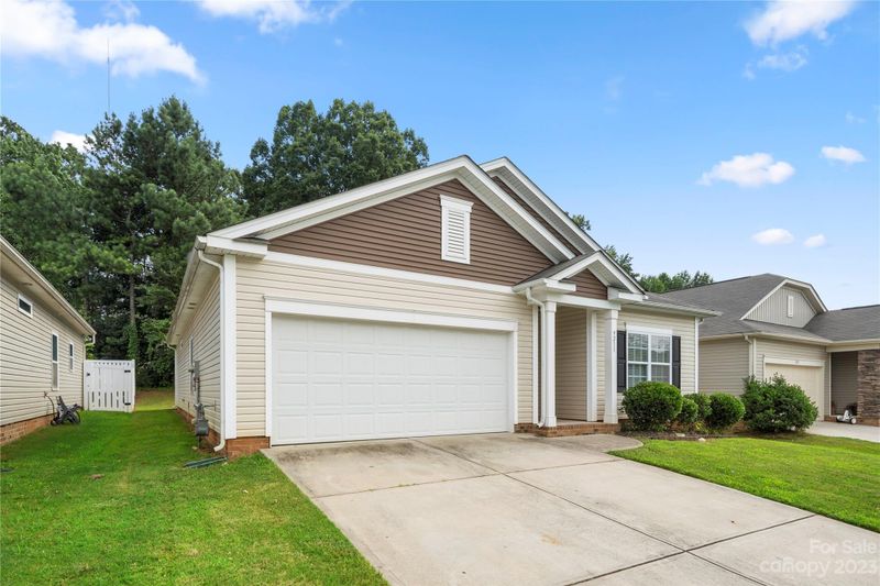 9211 Aubrac Ln, Charlotte, NC 28213