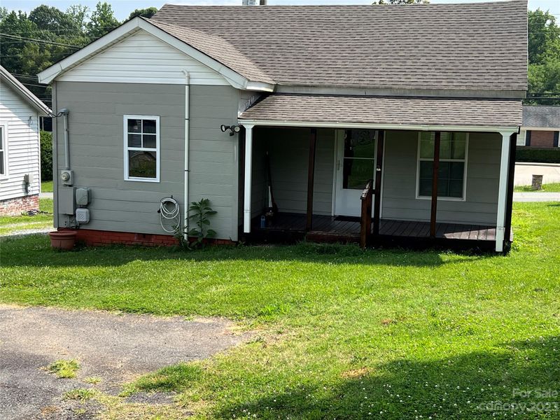 1004 Rainbow Dr, Kannapolis, NC 28081