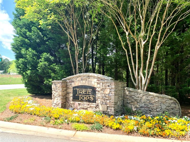 110 Sand Trap Ln #110, Stanley, NC 28164