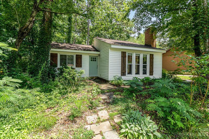6513 Piney Path Rd, Charlotte, NC 28212