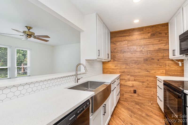 6513 Piney Path Rd, Charlotte, NC 28212