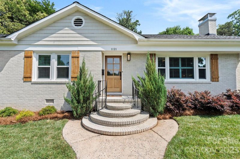 1121 Barkley Rd, Charlotte, NC 28209