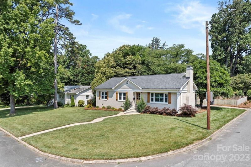 1121 Barkley Rd, Charlotte, NC 28209