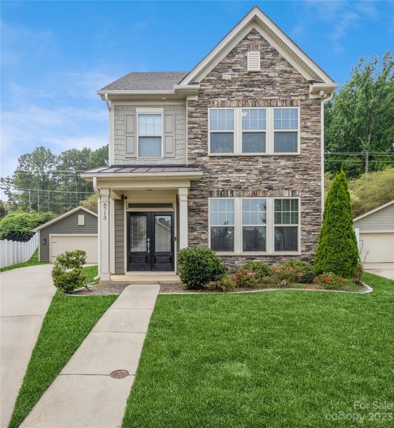 8713 Aspinwall Dr, Charlotte, NC 28216