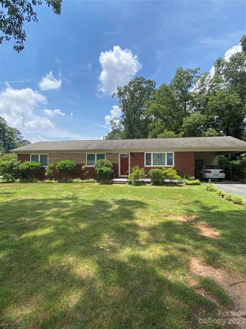 1212 Janice Rd, Lincolnton, NC 28092