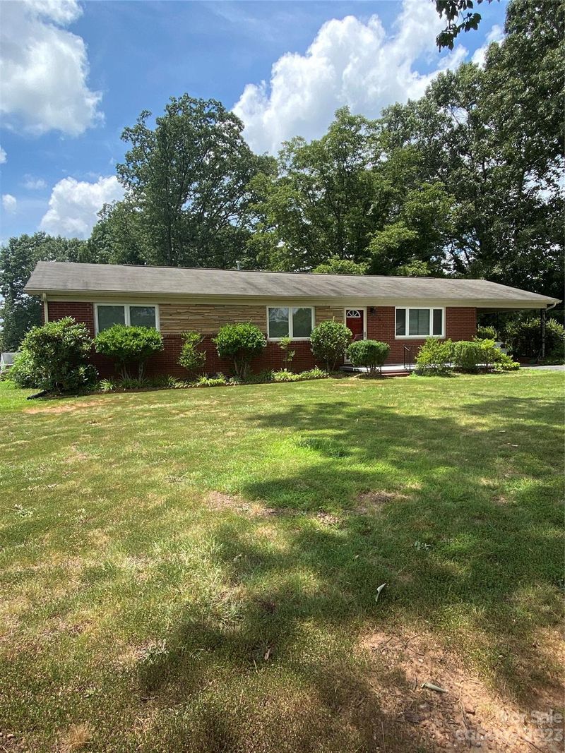 1212 Janice Rd, Lincolnton, NC 28092