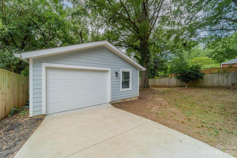 1355 Bethel Rd, Charlotte, NC 28208
