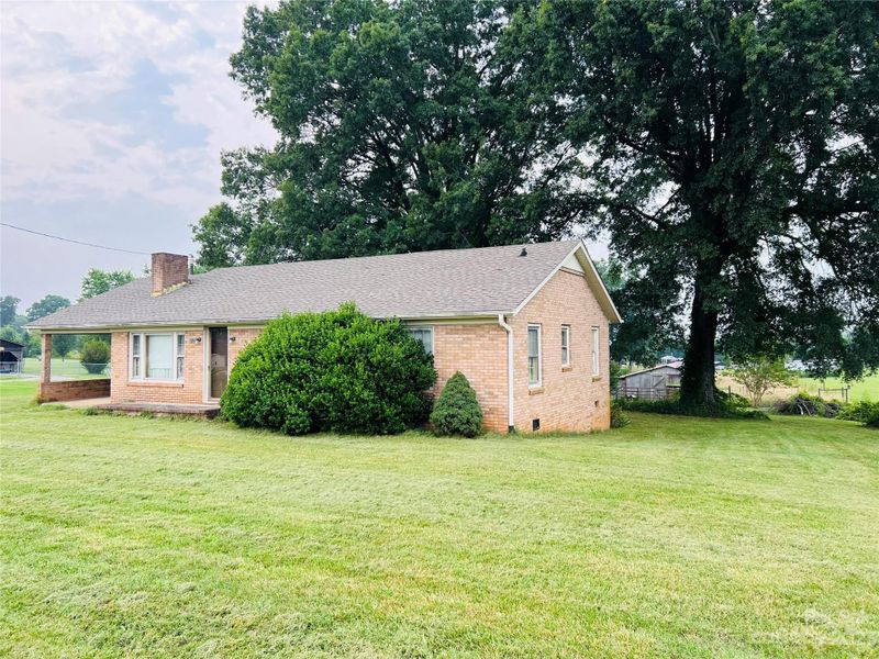 1216 Wandering Ln #D, Hickory, NC 28601