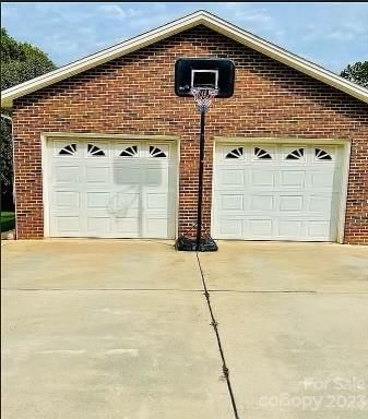 1954 Hass Dr, Newton, NC 28658
