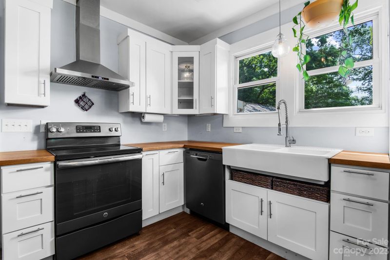 2418 Old Conover Startown Rd, Newton, NC 28658
