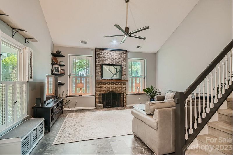 8256 Legare Ct, Charlotte, NC 28210