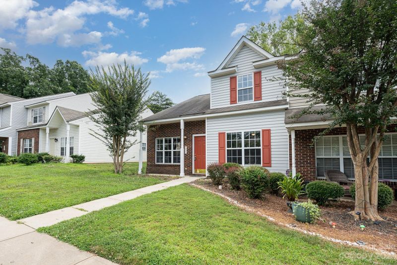 7633 Petrea Ln, Charlotte, NC 28227