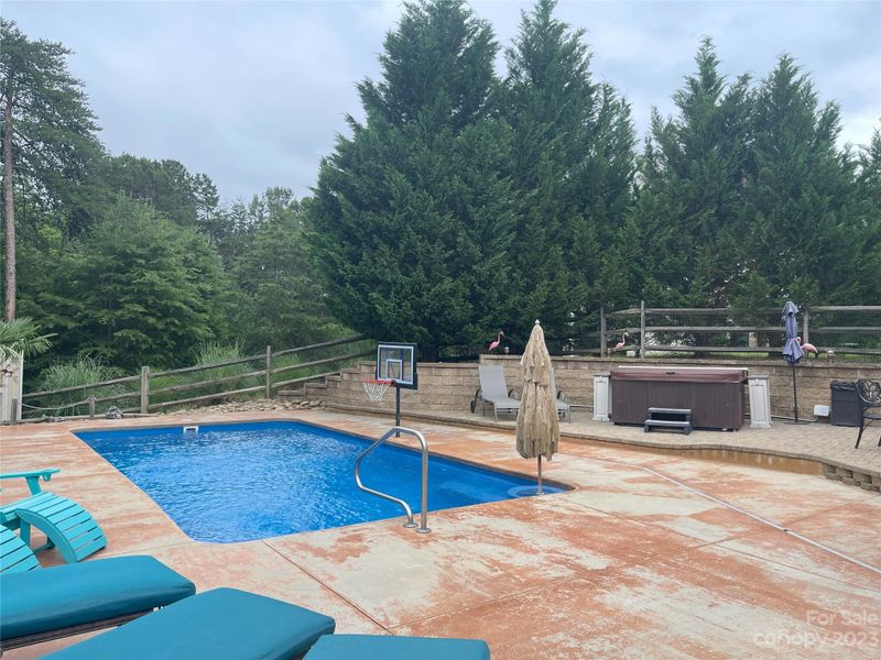 734 Fairway Point Dr, Tega Cay, SC 29708