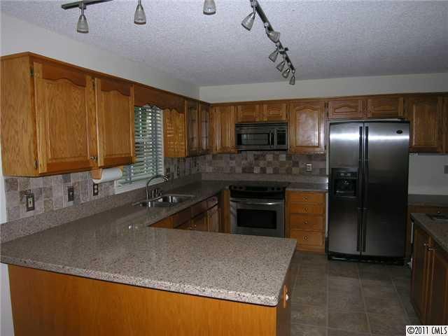 606 Breckenridge Rd, Kannapolis, NC 28083