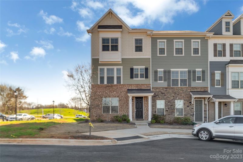 9918 Ainslie Downs St, Charlotte, NC 28273