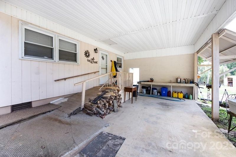 2256 Edge Park Rd, Clover, SC 29710